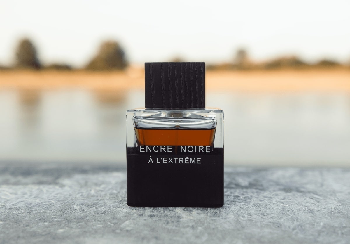 Lalique Encre Noire A L'Extreme bottle
