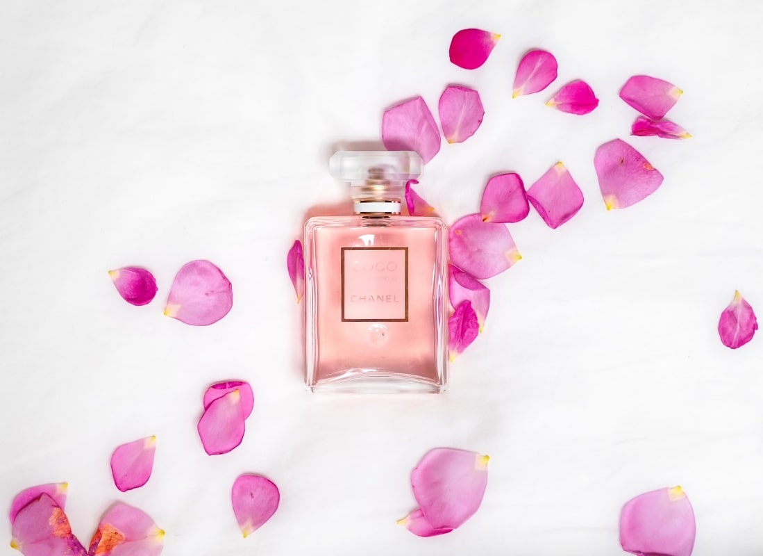 Top 20 Best Perfumes For Women Of All Time: The Ultimate Guide - Scent ...