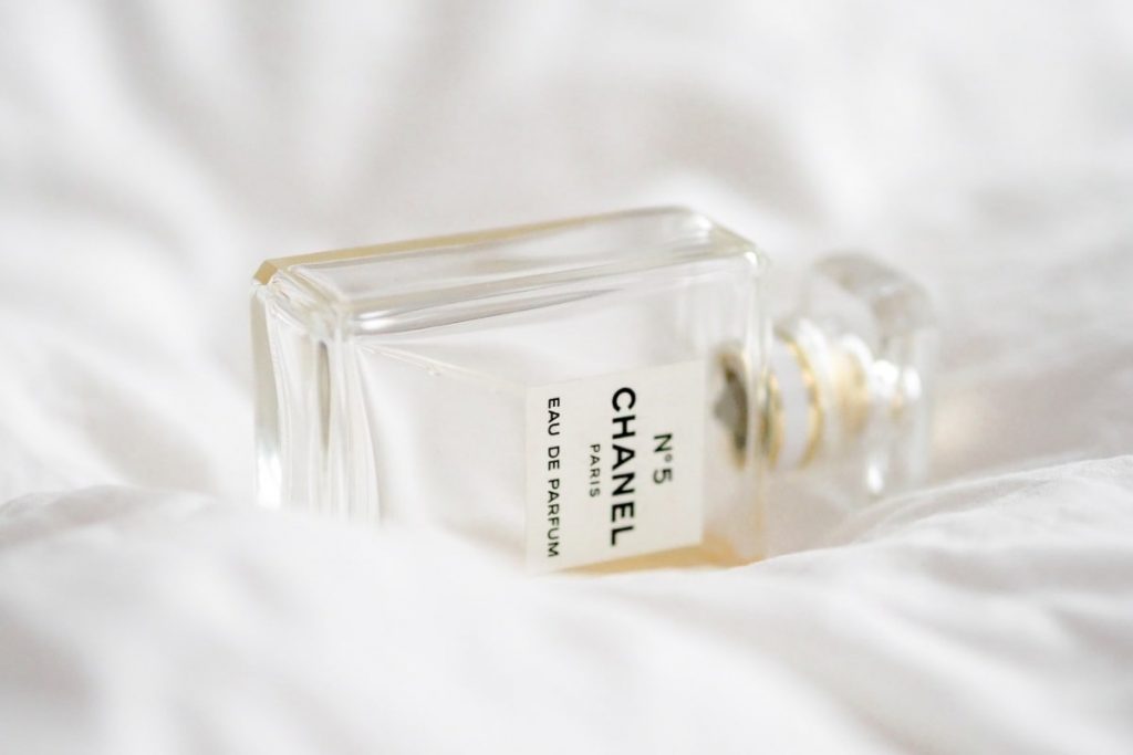 CHANEL N°5 LIMITED EDITION Perfume Review - CHANEL No5 Eau De