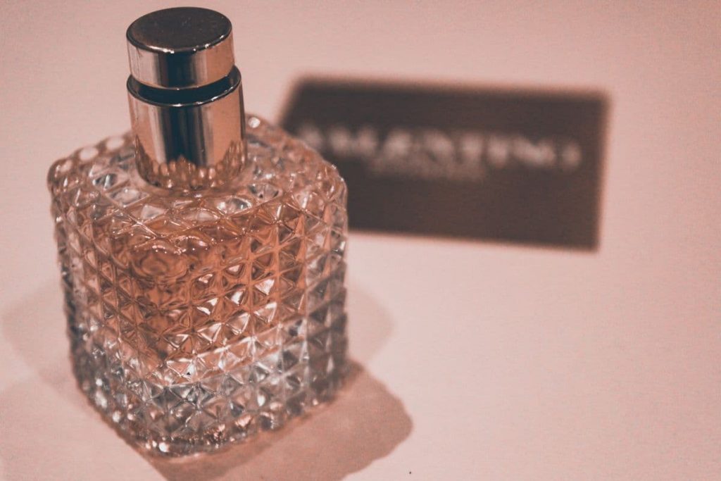 valentino perfume bottle - hyped fragrances