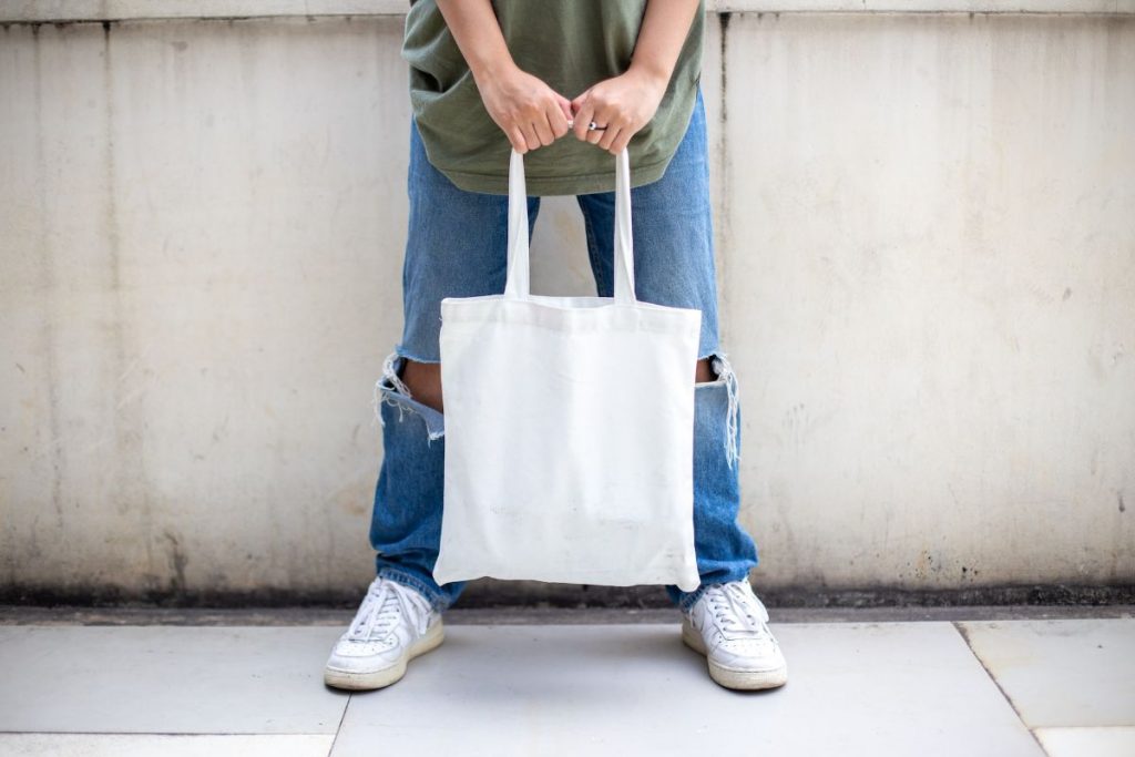 Man holding a bag - Blind Buy Fragrance
