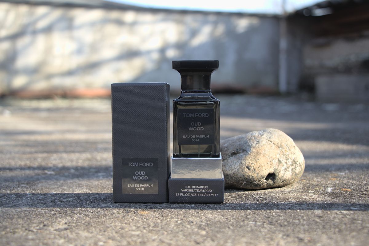 Tom Ford Oud Wood Review (2023): The Quintessential Fragrance For Woody ...