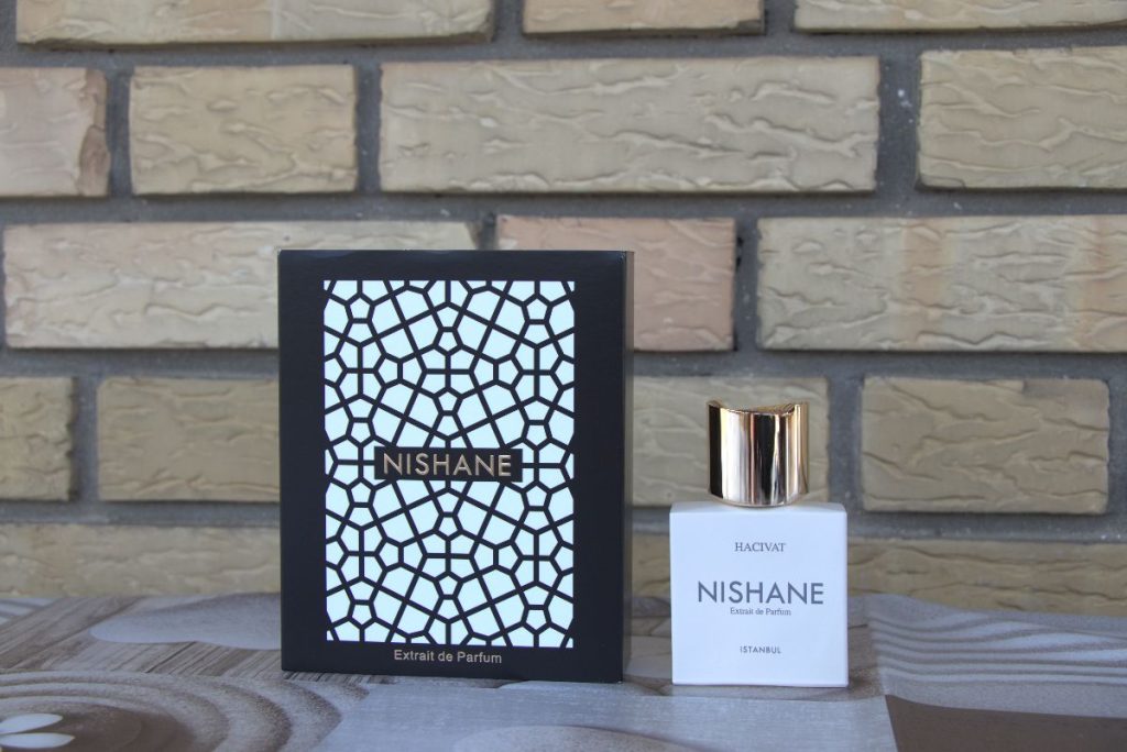 Nishane Hacivat - bottle and box