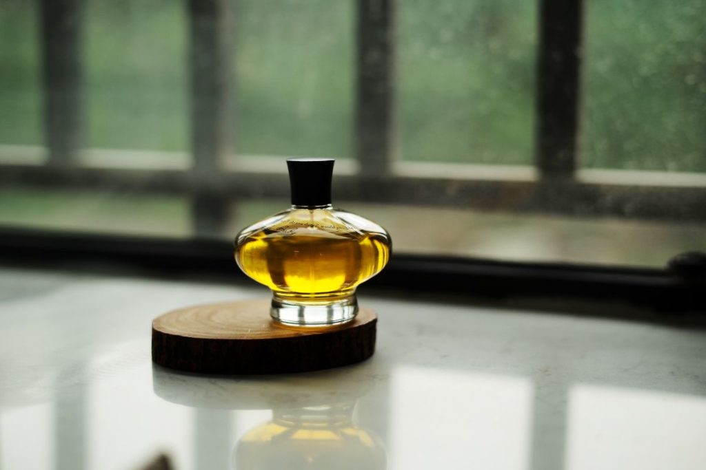 discontinued perfumes - old perfume bottle