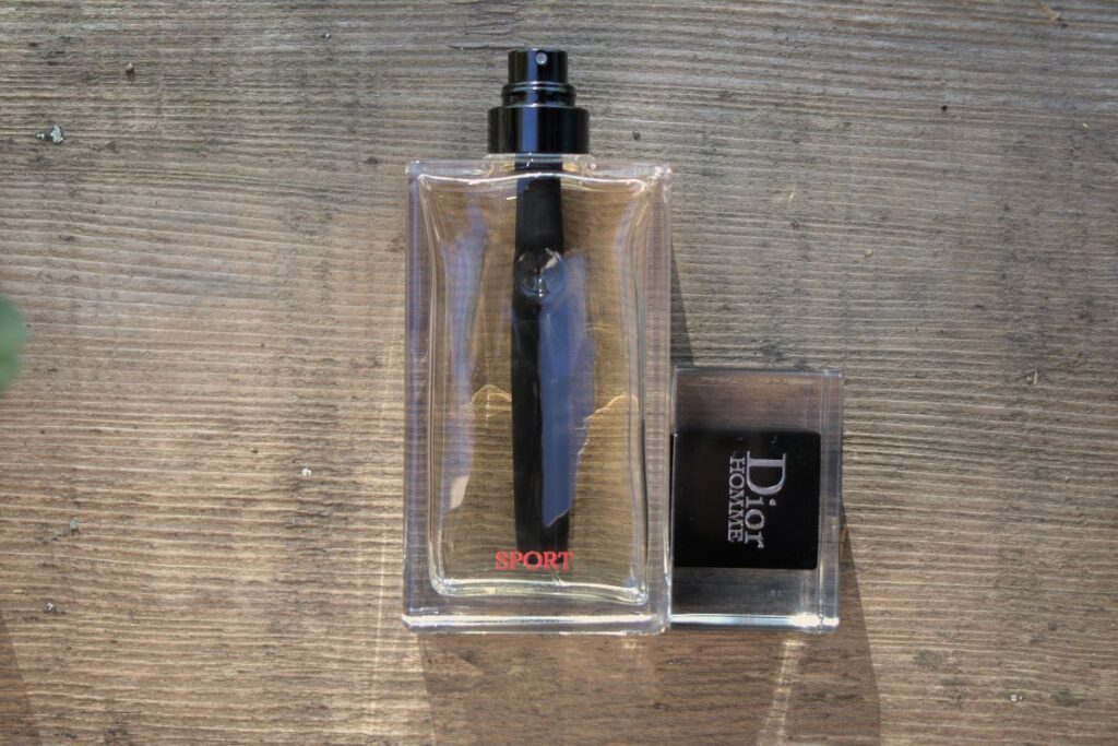 Dior Homme Sport 2021 - bottle and cap