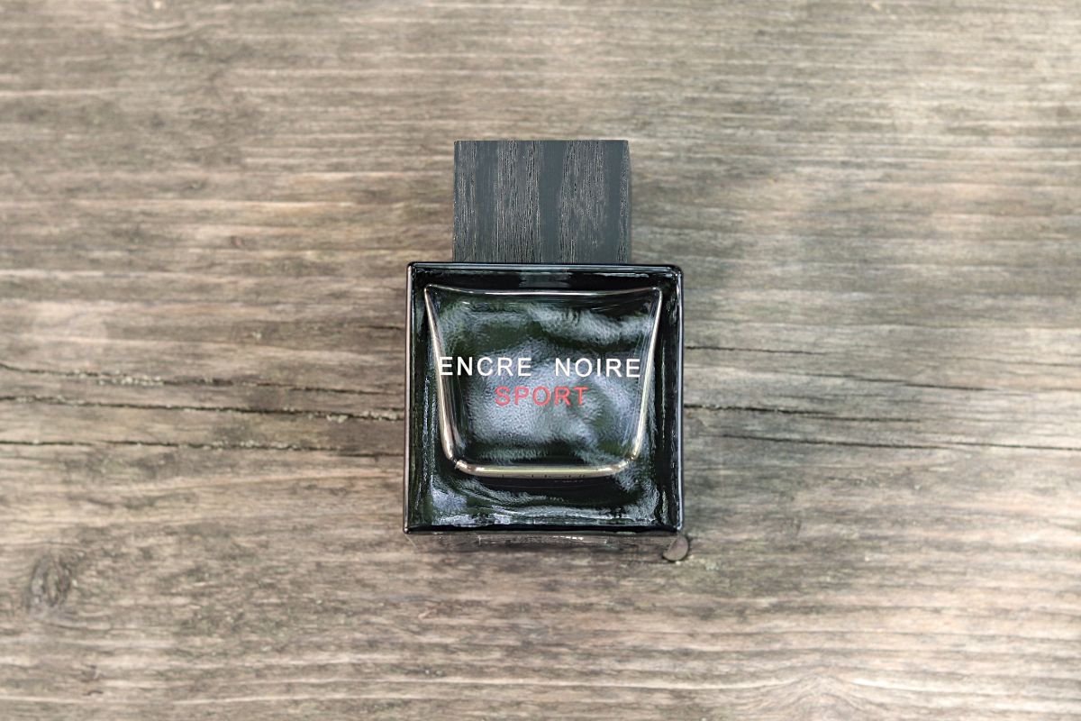 Lalique Encre Noire Sport cover Lalique Encre Noire Sport Review (2013): The One You Should Start With Lalique Encre Noire Sport cover